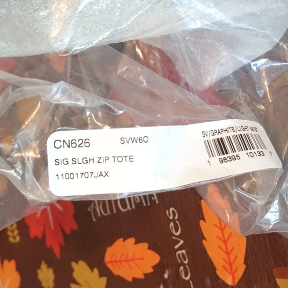 COACH shoulder bag w/ Horse & Carriage - Picture 14 of 15